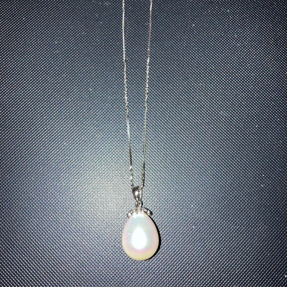 Sterling silver necklace with large cultured pearl pendant - Picture 1 of 2